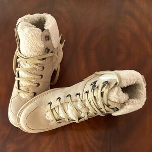 Clark waterproof bootie